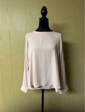 Size 4 – White House Black Market Blush Pink Blouse